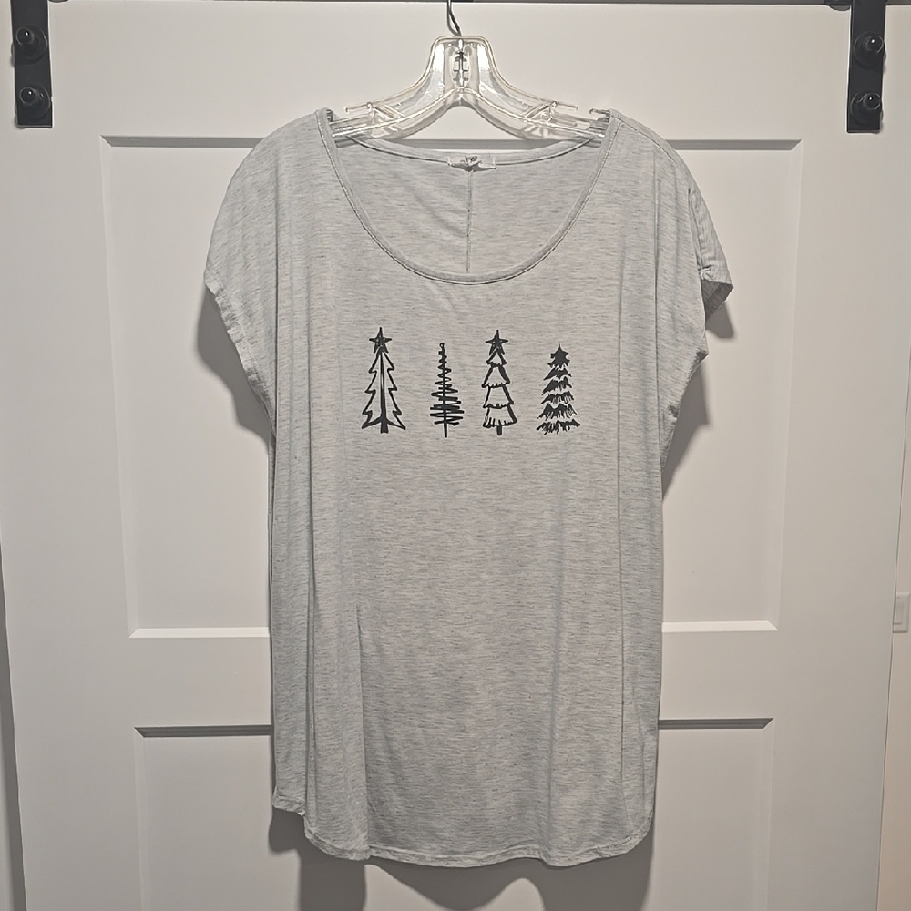 Maurices Gray Graphic T-Shirt Cap Sleeve Relaxed Fit